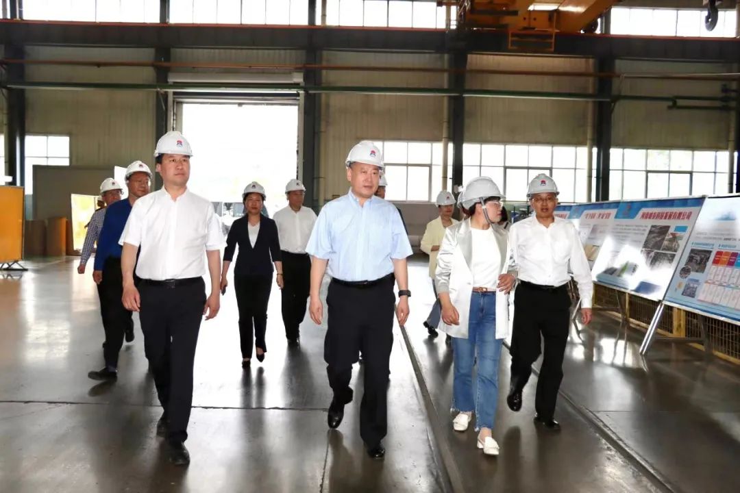 郑州海关副关长李兆明到维多利亚老品牌vic科技调研