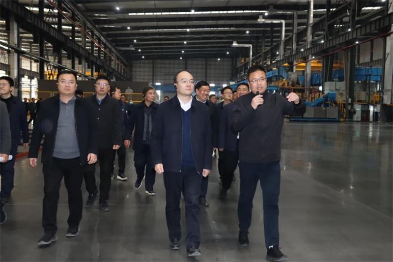 义马市党政考察团莅临维多利亚老品牌vic铝业参观考察